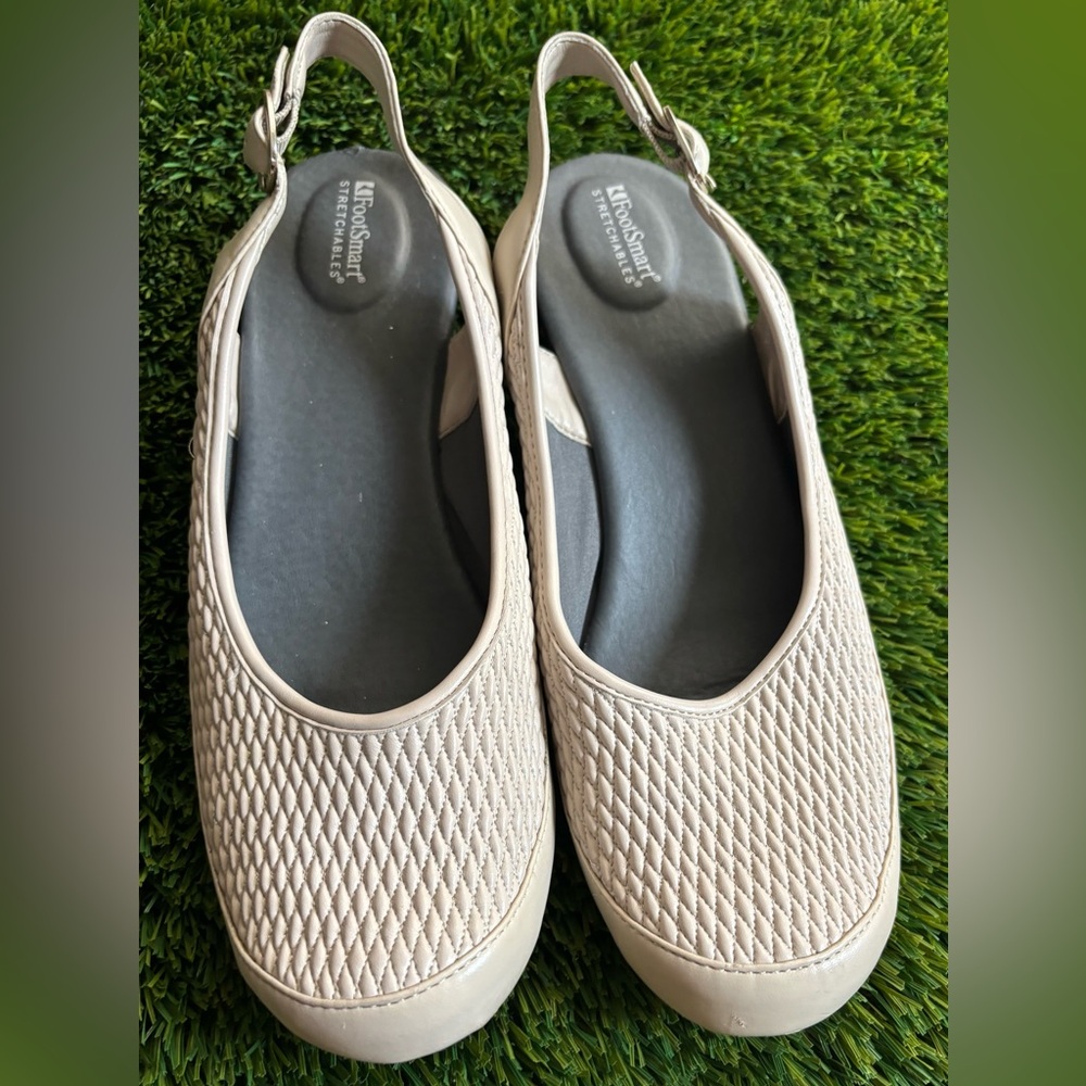 FootSmart STRETCHABLE Cream Textured Flats with Minimalist Design Size 11M